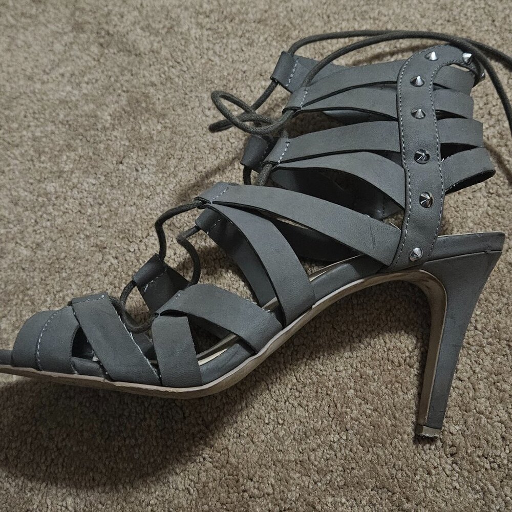 Jessica Simpson fun heels